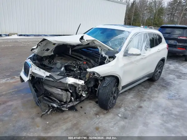 WBXHT3C38J3H32805 2018 BMW X1 - Image 2