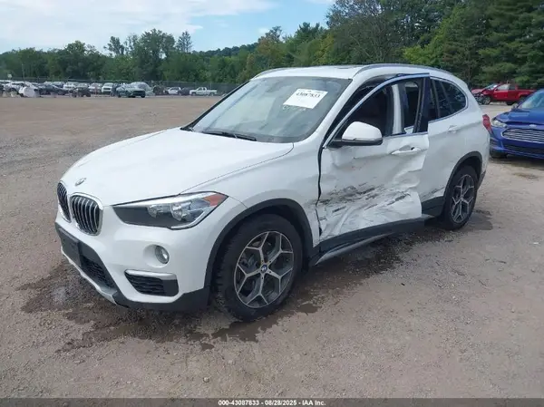 WBXHT3C38J5F88192 2018 BMW X1 - Image 2