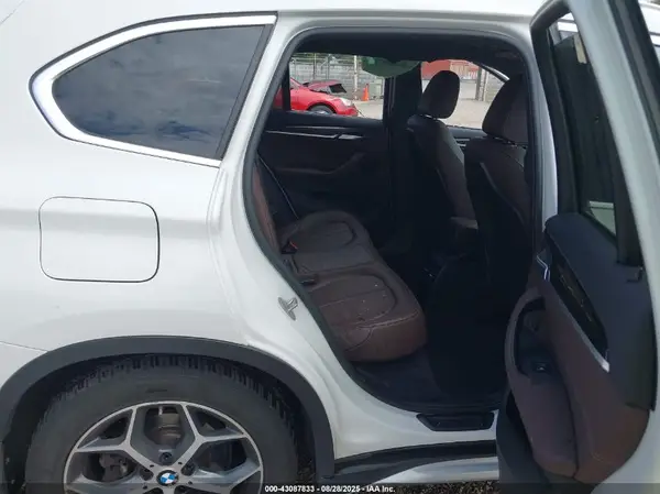 WBXHT3C38J5F88192 2018 BMW X1 - Image 8