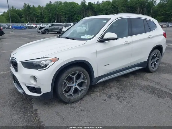 WBXHT3C38J5F91125 2018 BMW X1 - Image 2