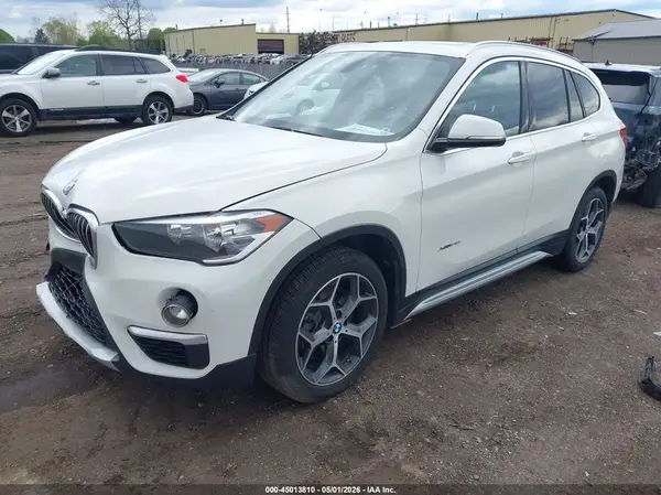 WBXHT3C38J5K20589 2018 BMW X1 - Image 2