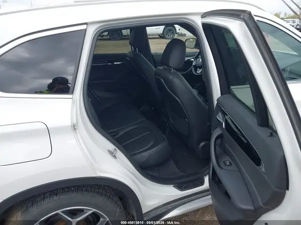 WBXHT3C38J5K20589 2018 BMW X1 - Image 8