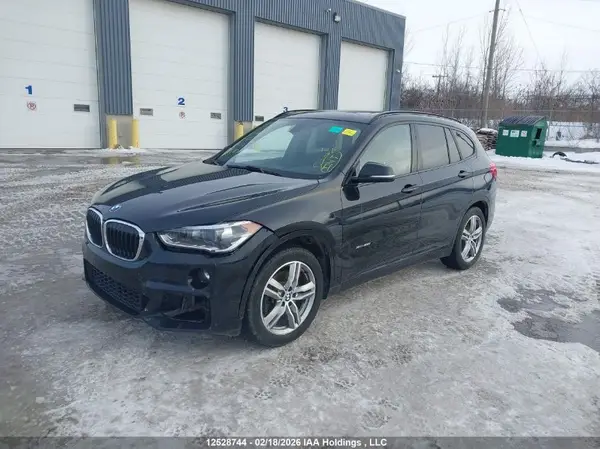 WBXHT3C38J5K23895 2018 BMW X1 - Image 2