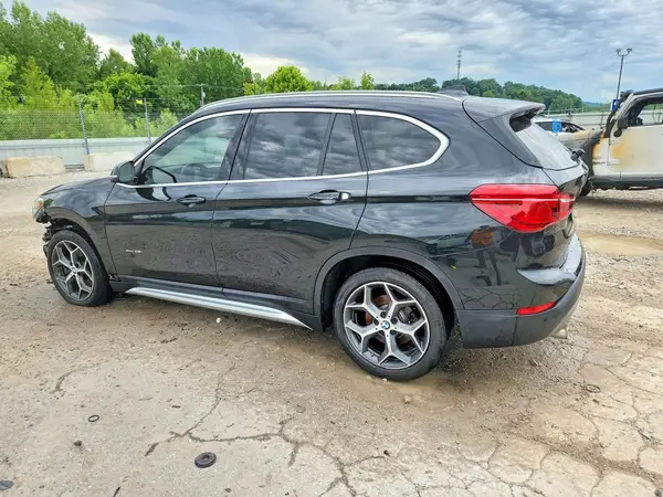 WBXHT3C38J5K26733 2018 BMW X1 - Image 2