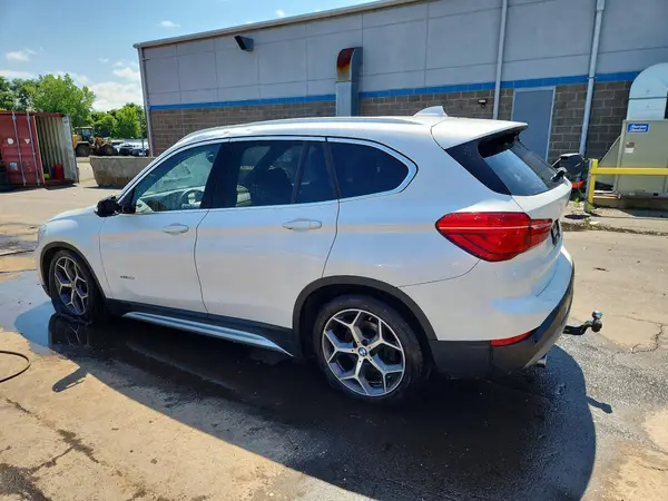 WBXHT3C38J5K31303 2018 BMW X1 - Image 2