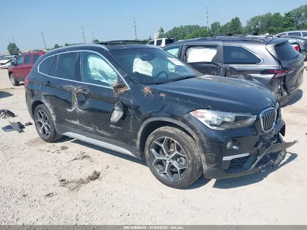 WBXHT3C38J5K31608 2018 BMW X1 - Image 1