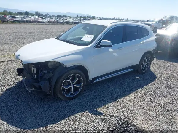 WBXHT3C38J5L27142 2018 BMW X1 - Image 2