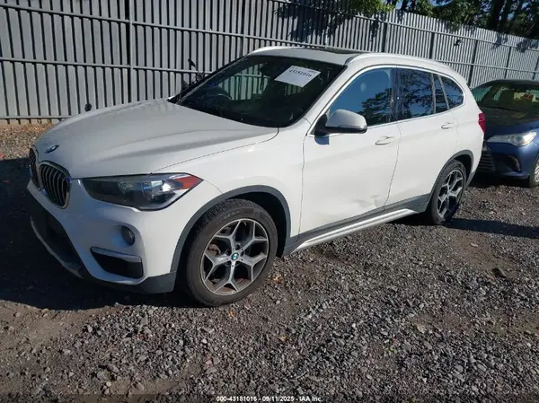 WBXHT3C38J5L28761 2018 BMW X1 - Image 2