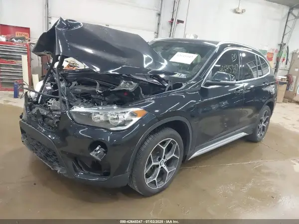 WBXHT3C38J5L33068 2018 BMW X1 - Image 2