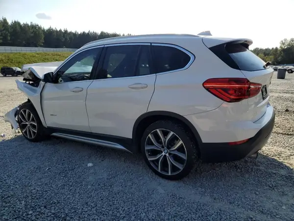 WBXHT3C39GP880282 2016 BMW X1 - Image 2