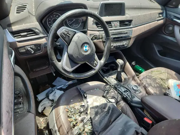 WBXHT3C39GP880301 2016 BMW X1 - Image 8