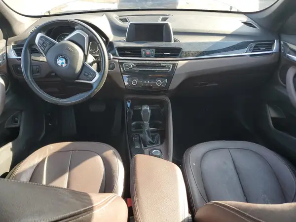 WBXHT3C39GP880878 2016 BMW X1 - Image 8