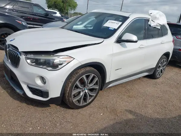 WBXHT3C39GP881934 2016 BMW X1 - Image 2