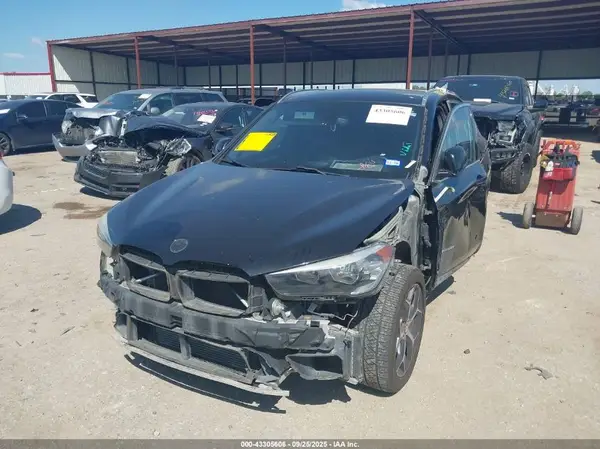 WBXHT3C39GP884414 2016 BMW X1 - Image 2