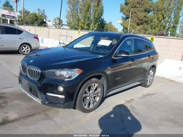 WBXHT3C39GP887944 2016 BMW X1 - Image 2