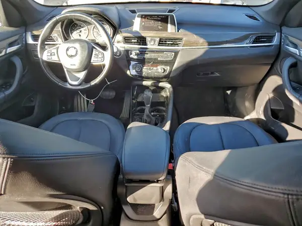 WBXHT3C39GP887992 2016 BMW X1 - Image 8