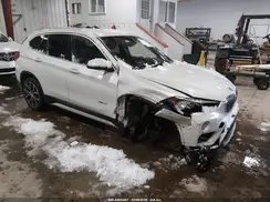 WBXHT3C39GP888074 2016 BMW X1