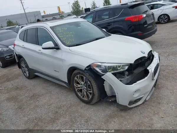 WBXHT3C39GP889662 2016 BMW X1 - Image 1
