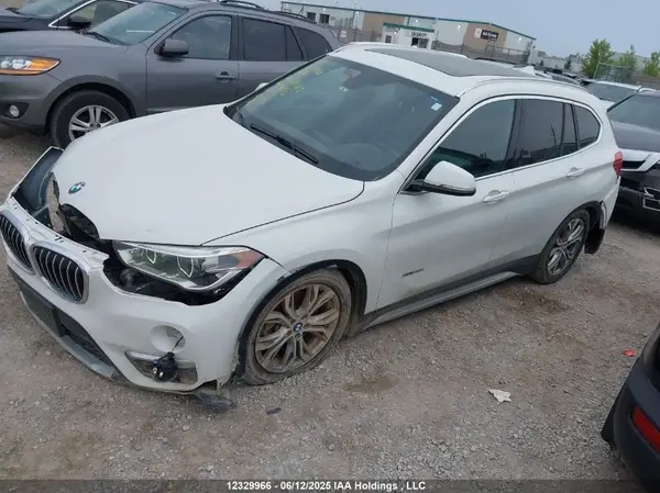 WBXHT3C39GP889662 2016 BMW X1 - Image 2