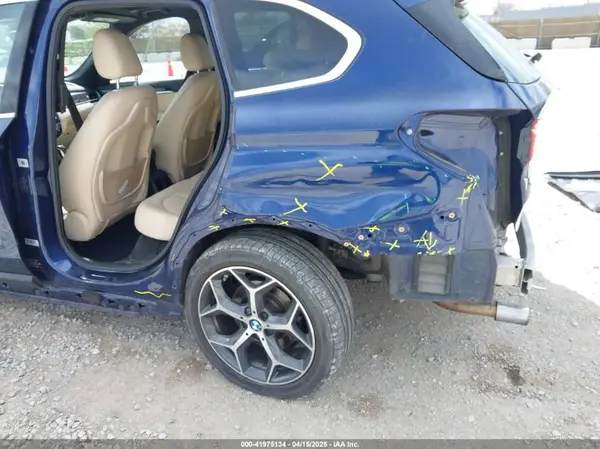 2017 BMW X1 auction photo 6