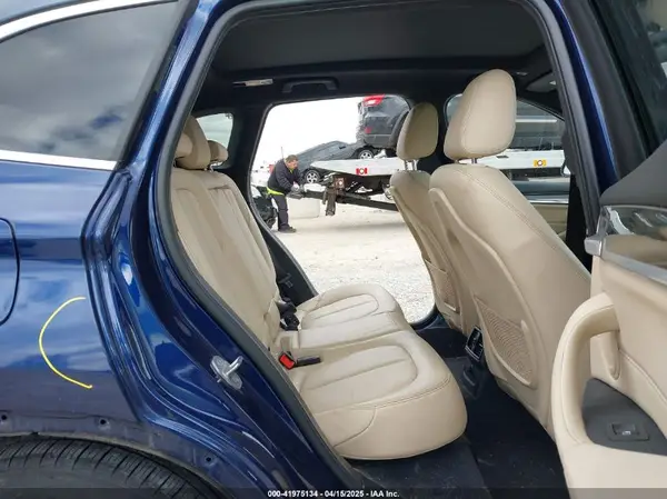 WBXHT3C39H5F70584 2017 BMW X1 - Image 8