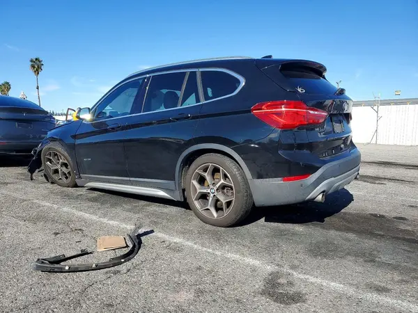 WBXHT3C39H5F73498 2017 BMW X1 - Image 2