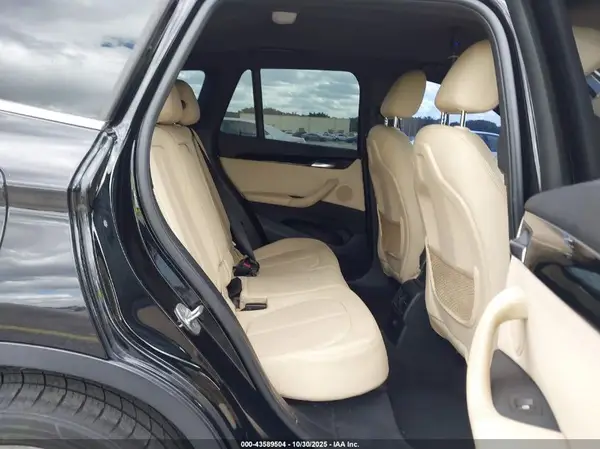 WBXHT3C39H5F75221 2017 BMW X1 - Image 8