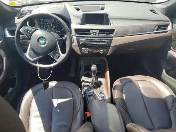 WBXHT3C39H5F76434 2017 BMW X1 - Image 8