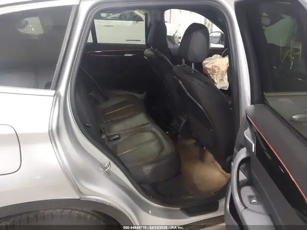 WBXHT3C39H5F77566 2017 BMW X1 - Image 8