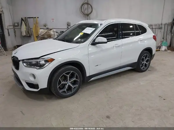 WBXHT3C39H5F83030 2017 BMW X1 - Image 2