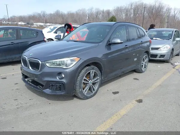 WBXHT3C39J3H31825 2018 BMW X1 - Image 2
