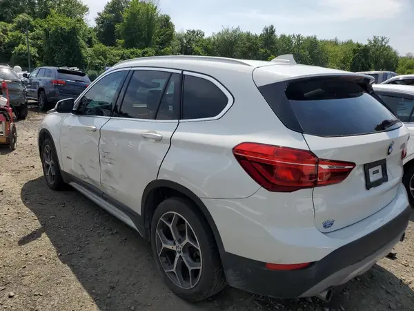 WBXHT3C39J5F91943 2018 BMW X1 - Image 2