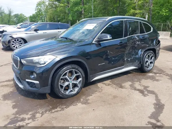 WBXHT3C39J5F93370 2018 BMW X1 - Image 2