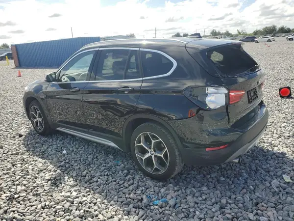 WBXHT3C39J5K22643 2018 BMW X1 - Image 2