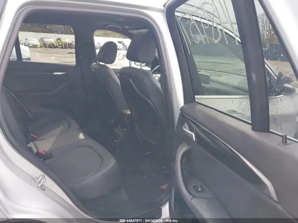 WBXHT3C39J5K22657 2018 BMW X1 - Image 8