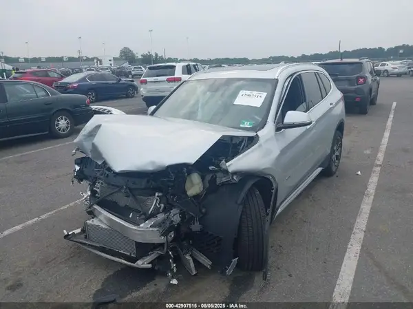 WBXHT3C39J5K22660 2018 BMW X1 - Image 2