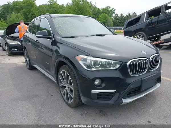WBXHT3C39J5K22738 2018 BMW X1 - Image 1