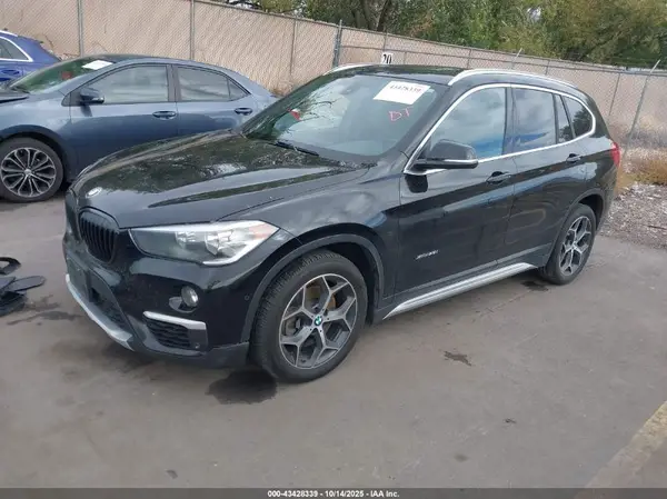 WBXHT3C39J5K23047 2018 BMW X1 - Image 2