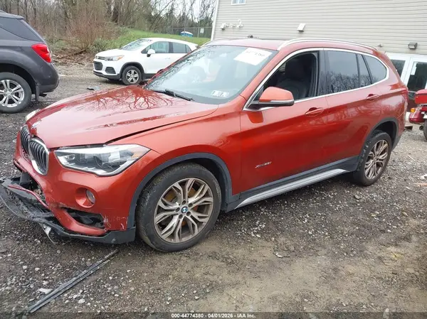 WBXHT3C39J5K23484 2018 BMW X1 - Image 2