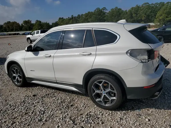WBXHT3C39J5K25431 2018 BMW X1 - Image 2