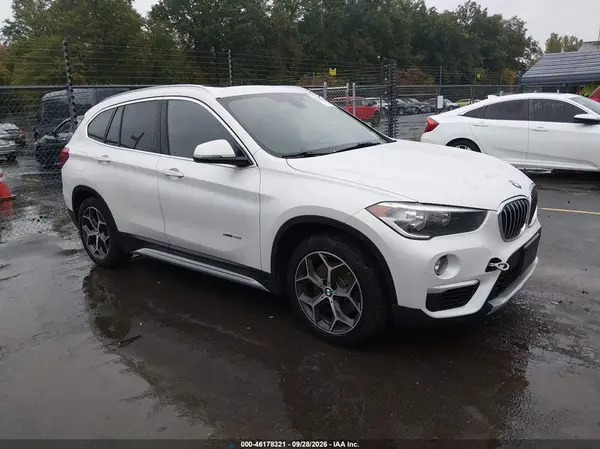 WBXHT3C39J5K27082 2018 BMW X1 - Image 1