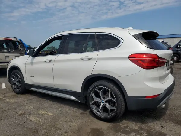 WBXHT3C39J5K28040 2018 BMW X1 - Image 2