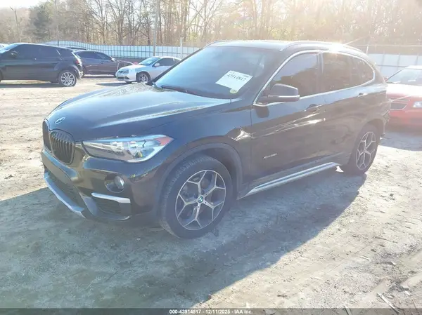 WBXHT3C39J5K29351 2018 BMW X1 - Image 2