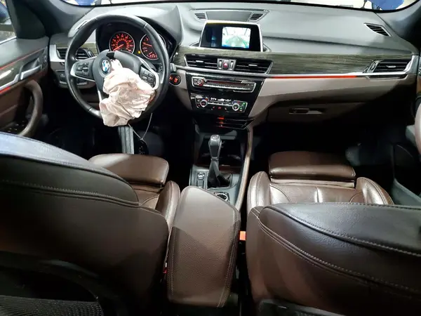WBXHT3C39J5K29558 2018 BMW X1 - Image 8