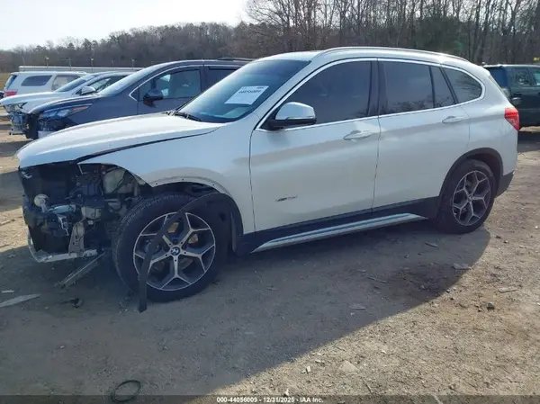 WBXHT3C39J5K29771 2018 BMW X1 - Image 2