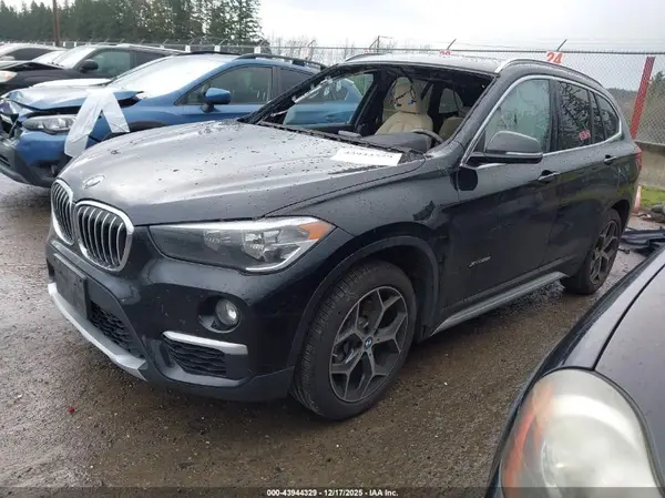 WBXHT3C39J5K30998 2018 BMW X1 - Image 2