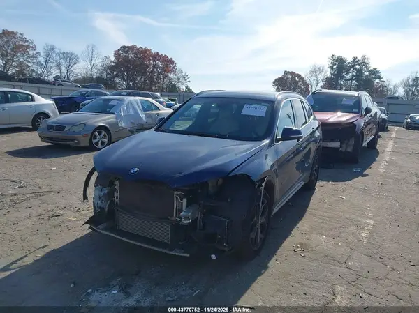 WBXHT3C39J5K32427 2018 BMW X1 - Image 2