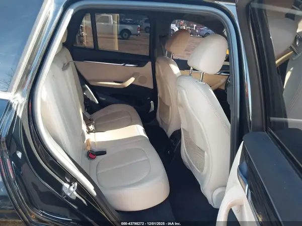 WBXHT3C39J5L26260 2018 BMW X1 - Image 8