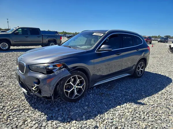 WBXHT3C39J5L32091 2018 BMW X1 - Image 1