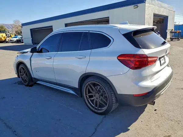 WBXHT3C3XGP888617 2016 BMW X1 - Image 2